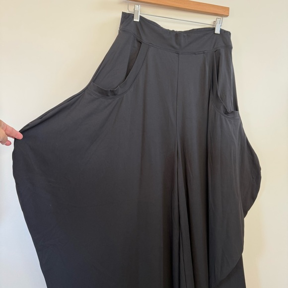 Halara Mid Rise Pockets Draped Wide Leg Casual Pants Black Women's Size Large - Picture 3 of 9